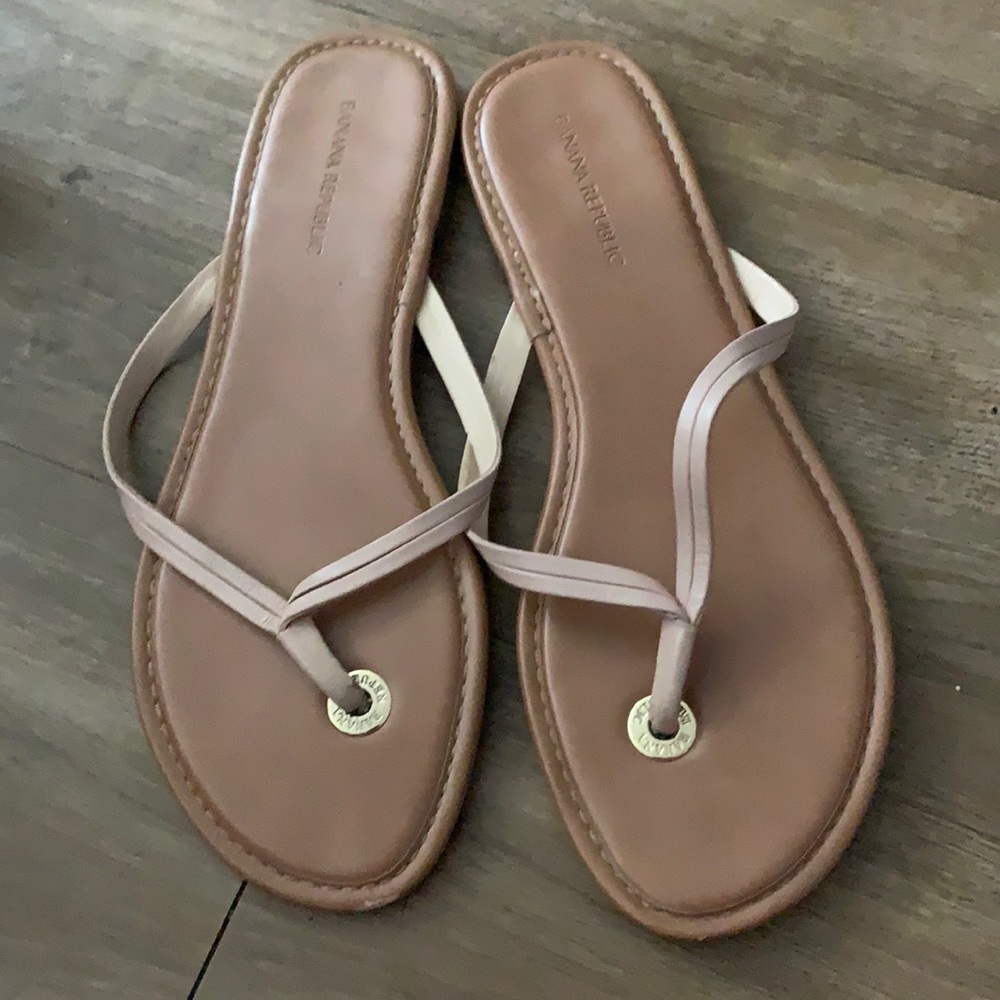 Banana Republic Flop Flops